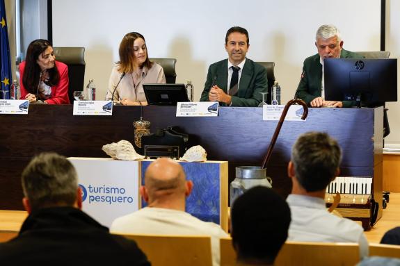 Imagen de la noticia:Villares reivindica el mar de Galicia y su patrimonio cultural como elementos claves en la actividad económica que genera el...