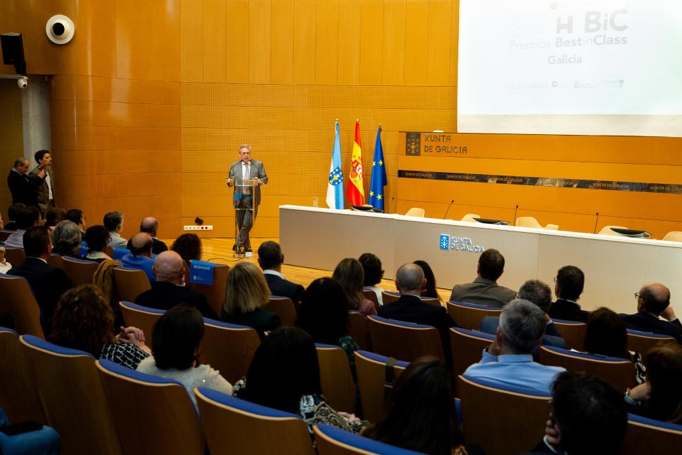 Imaxe 4 de 4 asociada á nova