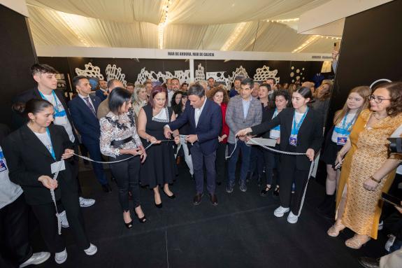 Imagen de la noticia:La Xunta destaca el papel de la Muestra de Encaje de Camariñas en la labor de divulgación y renovación del sector