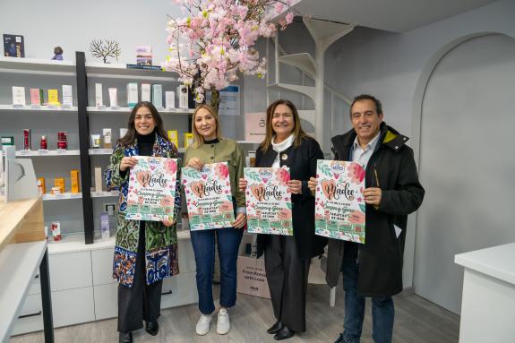 Imaxe da nova:Ana Ortiz anima á cidadanía a mercar no comercio local na nova campaña do Día da Nai na zona Náutico de Vigo