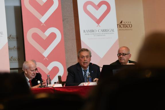 Imagen de la noticia:Gómez Caamaño subraya el empeño de la Xunta por reforzar la cardioprotección con el impulso de la prevención, la atención es...