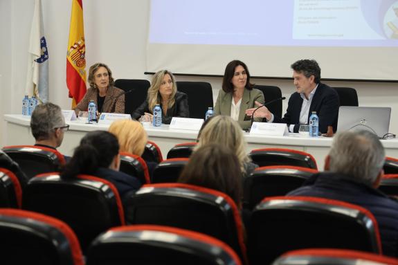 Imagen de la noticia:La Xunta presenta en Lugo una guía de buenas prácticas en la gestión de riesgos laborales desde la perspectiva de género