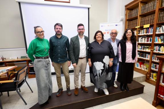 Imagen de la noticia:La Xunta acerca la escolares de Cee el Programa 'Que non te líen, ti elixes' a favor de seguir avanzando en la presencia fem...