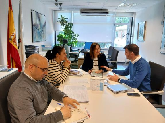 Imaxe da nova:Medio Rural e o concello da Estrada exploran vías de colaboración para a recuperación da terra agraria