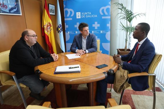 Imagen de la noticia:Arias recibe a una delegación de la República del Congo para abordar programas centrados en la juventud