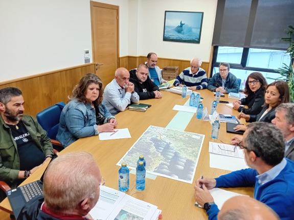 Imagen de la noticia:La Consellería do Mar pone a disposición de las cofradías de pescadores de la ría de Pontevedra la arena del Lérez para la r...