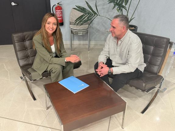 Imaxe da nova:A Xunta traza novas vías de colaboración co concello de Cerdido para reforzar a atención ás persoas dependentes