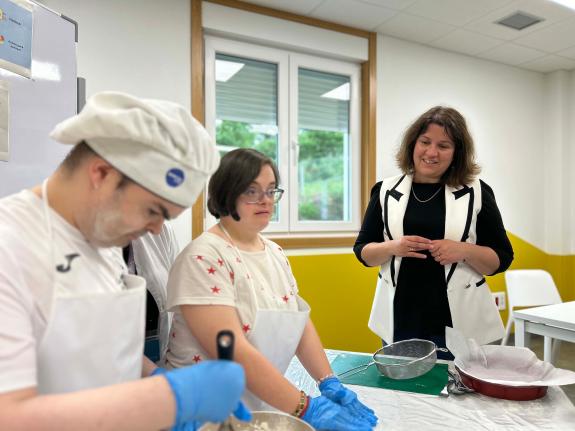 Imagen de la noticia:La Xunta pone en valor los 25 años de trayectoria de la asociación Amicos en la plena inclusión de las personas con discapac...