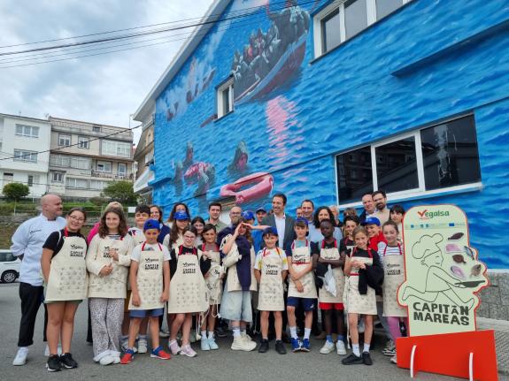 Imaxe da nova:A Xunta e Vegalsa-Eroski levan as bondades do rodaballo a Laxe co programa educativo Capitán mareas dirixido á poboación escolar