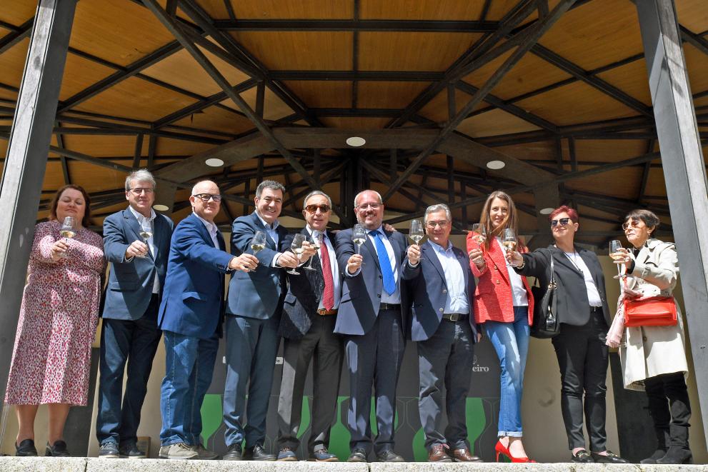 Imaxe 3 de 3 asociada á nova