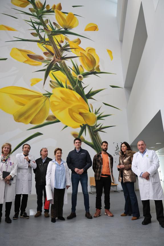 Imagen de la noticia:Arias le traslada a Diego As el agradecimiento de la Xunta por ayudar a humanizar el Hula con una obra artística