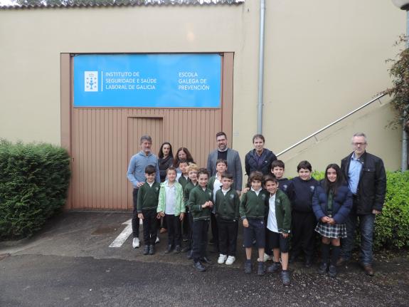 Imagen de la noticia:La Xunta acerca a escolares de Primaria los conceptos de seguridad y salud en el trabajo a través de la Escuela Gallega de P...
