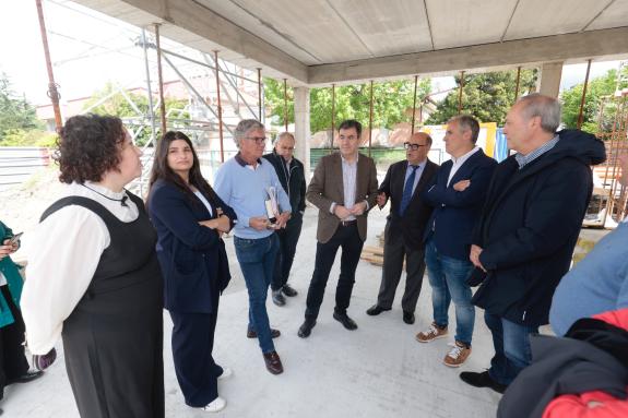 Imaxe da nova:Román Rodríguez supervisa o avance das obras de ampliación da Escola de Educación Infantil Concepción Crespo Rivas, en Pontevedra