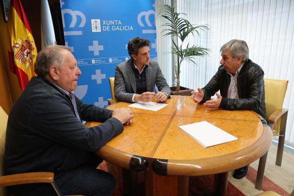 Imagen de la noticia:Arias se reúne con los representantes en Galicia del proyecto de la Gran Senda del Navia para impulsar la creación de esta r...