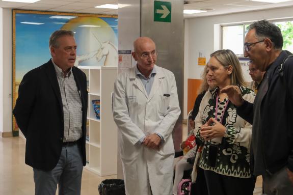 Imaxe da nova:Gómez Caamaño confirma que xa se reubicaron 2 das 4 plantas de hospitalización do Materno infantil de Ourense e se mantén a previsi...