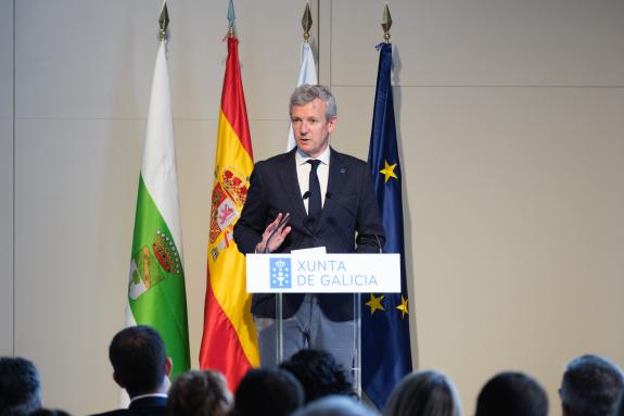 Imagen de la noticia:Rueda defiende la apuesta prioritaria de la Xunta por la vivienda pública tras el acuerdo firmado con los ayuntamientos de L...