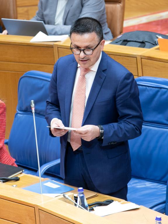 Imaxe da nova:La Xunta destaca el compromiso con la continuidad de la planta de Sargadelos en Cervo garantizando los puestos de trabajo y el cump...