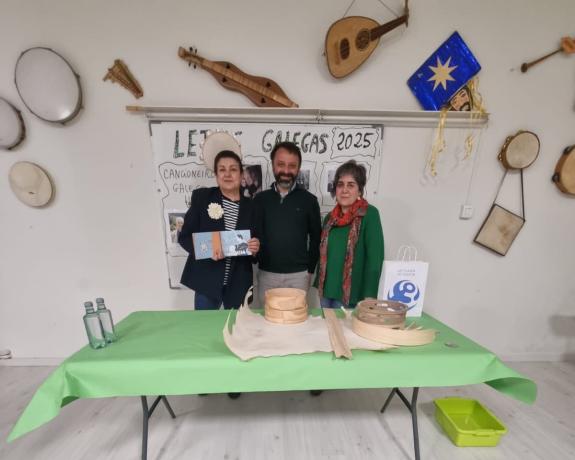 Imaxe da nova:La Xunta continúa acercando a los más pequeños el ámbito de la artesanía a través del proyecto 'Artesanía en la escuela'