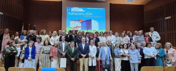 Imagen de la noticia:Gómez Caamaño subraya el compromiso y la trayectoria de los 104 profesionales que finalizan su etapa laboral en el área sani...