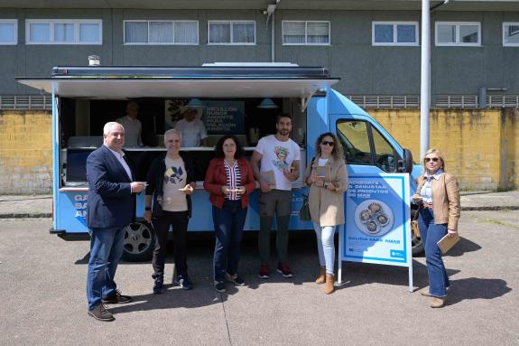 Imaxe da nova:A campaña GALICIA SABE AMAR divulga entre os alumnos do CEIP María Barbeito o mellor sabor das rías galegas e os beneficios que hai...