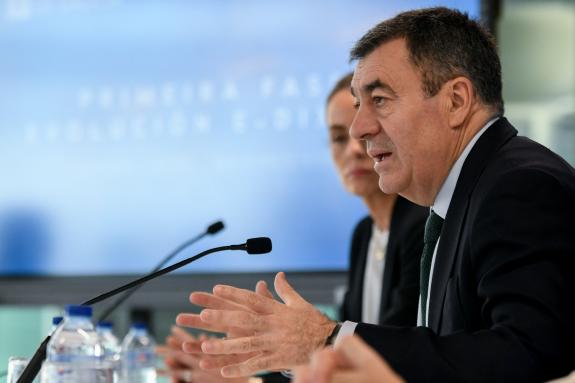 Imaxe da nova:A Xunta dotará aos centros E-Dixgal con libros de texto para afianzar o modelo de ensino híbrido