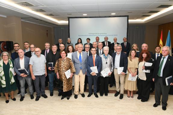 Imagen de la noticia:Corgos destaca la labor de los colegios profesionales para hacer una Galicia cada vez más grande, con mejores prácticas prof...