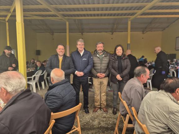 Imaxe da nova:A Xunta celebra que se recupere a Xuntanza de Maiores de Cualedro, unha iniciativa que reúne a un cento veciños