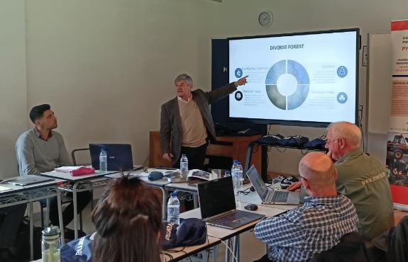 Imaxe da nova:A Xunta salienta o seu compromiso coa formación como factor clave de impulso do sector forestal