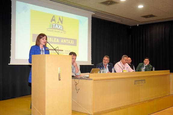 Imaxe da nova:A Xunta destina 1 M€ ao sector do taxi para facilitar o pago das pólizas dos seguros dos vehículos e a contratación de condutores