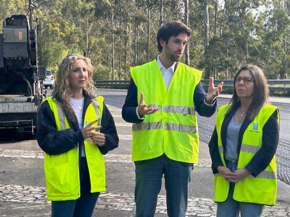 Imaxe da nova:A Xunta executa obras de mellora do firme na estrada autonómica AC-564 ao seu paso polos concellos de Cabanas, A Capela e As Pontes