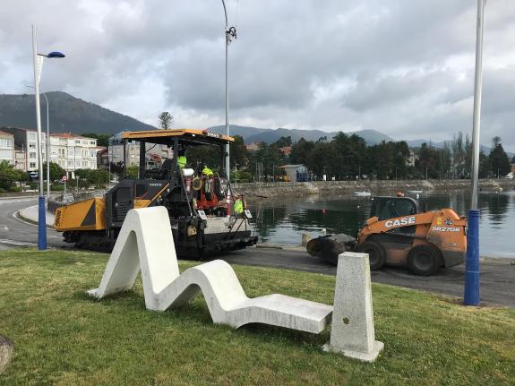 Imaxe da nova:A Xunta de Galicia inviste 180.000 euros na renovación dos pavimentos esgotados nos portos de Ribeira e a Pobra do Caramiñal