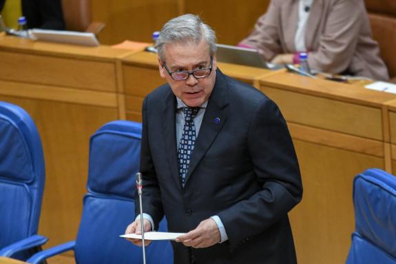 Imagen de la noticia:Gómez Caamaño avanza que las obras de ampliación de los hospitales de A Coruña y Ferrol prevén espacios específicos para la ...