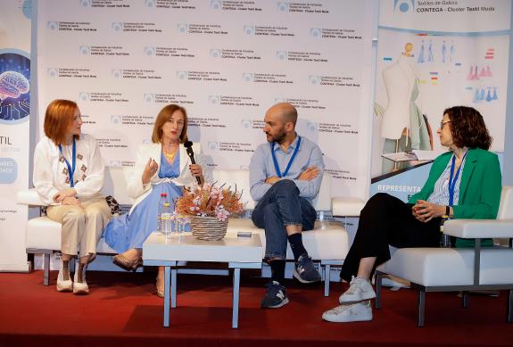 Imagen de la noticia:La Xunta apuesta por la circularidad en el sector textil para contribuir a los objetivos en materia de gestión de residuos y...