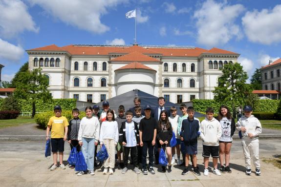 Imaxe da nova:Miguel Corgos recibe a alumnado do CPI Antonio Orza Couto no marco da semana da administración aberta