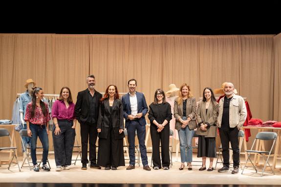 Imaxe da nova:A compañía Elefante Elegante inicia coa estrea de ‘alta costura’ unha nova actividade escénica plurianual apoiada pola Xunta