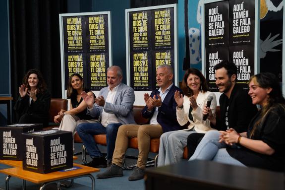 Imaxe da nova:Valentín García enxalza os espazos escolares “como motores de dinamización do galego”