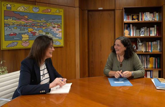 Imaxe da nova:Belén do Campo mantén un encontro coa directora xeral de Desenvolvemento Rural, Paz Rodríguez, para analizar os retos que teñen por...