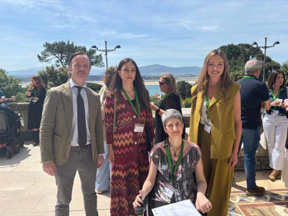 Imagen de la noticia:Fabiola García avanza que la Xunta destinará un año más 3 M€ a las ayudas para enfermos de ELA mientras que el Gobierno cent...