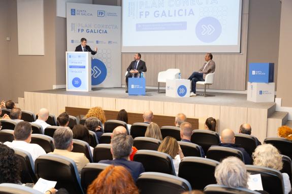 Imagen de la noticia:Román Rodríguez destaca que la Xunta duplicó en los últimos años a oferta formativa para los sectores de la hostelería y tur...