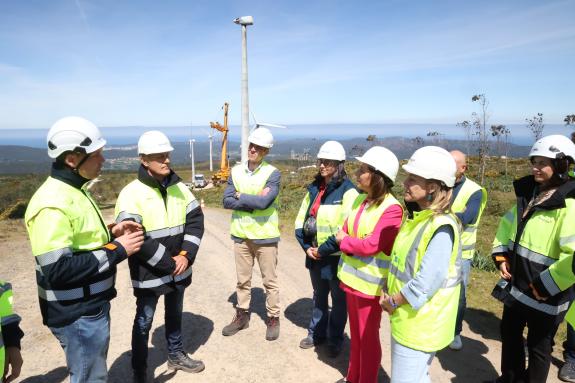 Imagen de la noticia:La Xunta destaca la importancia de las repotenciaciones de parques eólicos pues reducen el impacto en el paisaje y en el ent...