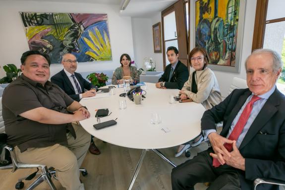 Imaxe da nova:Lorenzana destaca Filipinas como un mercado con oportunidades para diversificar as exportacións galegas de sectores industriais