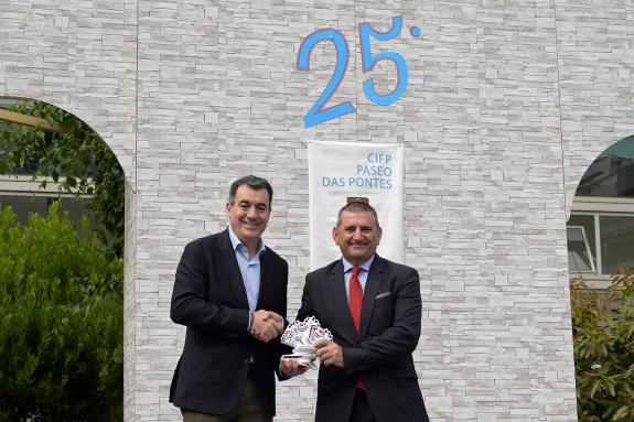 Imagen de la noticia:Román Rodríguez felicita al CIFP Paseo das Pontes por los éxitos alcanzados a lo largo de 25 años de trayectoria y ejemplo d...