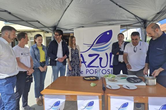 Imaxe da nova:Continúa a iniciativa ‘De Pobra a Portosín, tapeando polo mar’, impulsada polos empresarios da zona e financiada por mar