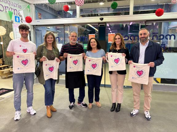 Imaxe da nova:Belén do Campo participa na campaña “Quere o teu mercado” na praza de abastos de Elviña na que se pon en valor aos produtores de pr...