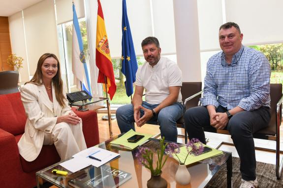 Imaxe da nova:Fabiola García avalía novas vías de colaboración co Concello de Outes para reforzar os servizos de atención e coidado ás persoas ma...