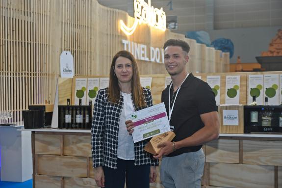 Imagen de la noticia:Medio Rural destaca que el 20 % del vino gallego se exporta ya a unos 75 países diferentes