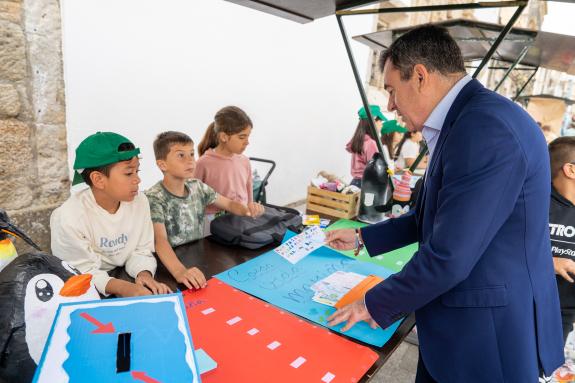 Imagen de la noticia:Román Rodríguez celebra la implicación de los escolares en la quinta edición del Congreso Educods de Tui