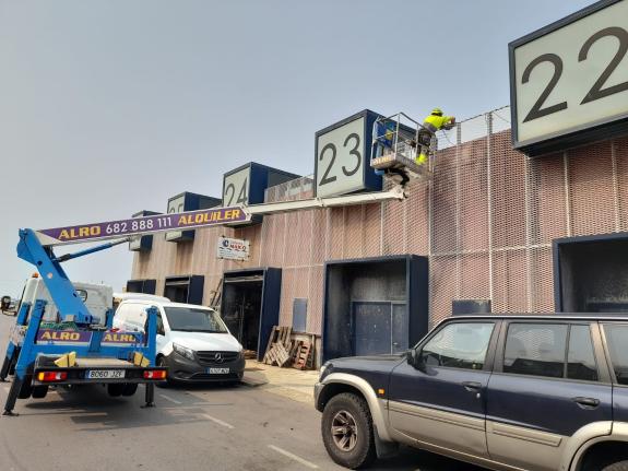 Imagen de la noticia:La Xunta de Galicia invierte 210.000 euros en la renovación de las luminarias del puerto de Rianxo con tecnología LED de alt...