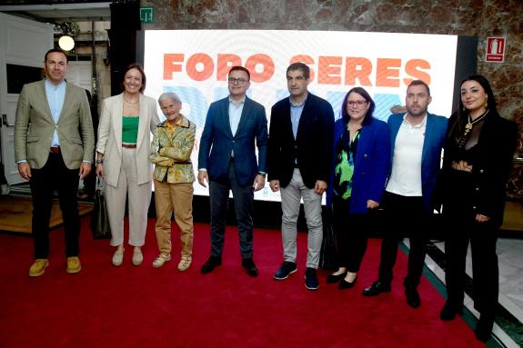 Imagen de la noticia:La Xunta destaca las sinergias entre la economía social y la artesanía a favor de la integración laboral de las personas con...