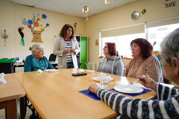 Imaxe da nova:A Xunta reúnese con Dano Cerebral Coruña para seguir traballando a atención e coidado das persoas con discapacidade